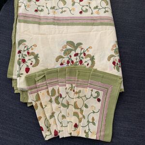 Williams Sonoma Raspberry Leaves tablecloth napkins